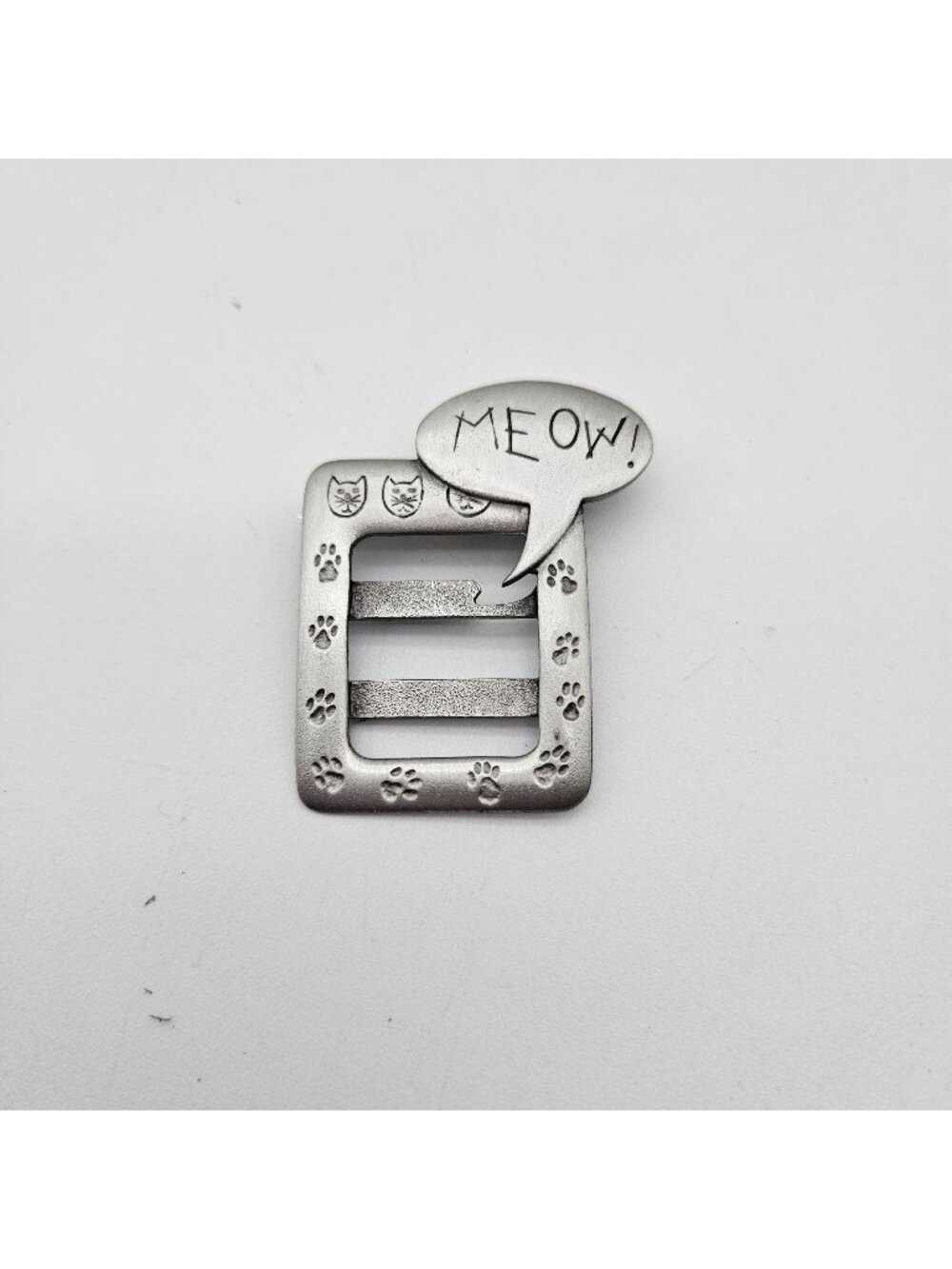 JJ Signed Silver Tone Cat Kitten Meow Photo Holder Brooch Pin